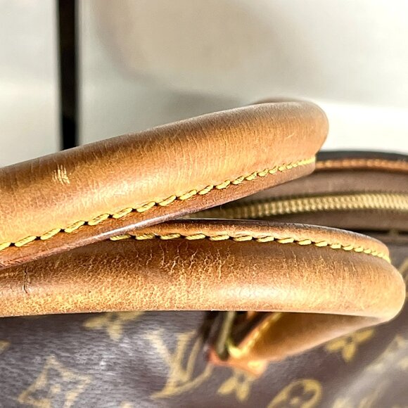 SOLD - Authentic Vintage Louis Vuitton Ellipse Shoulder Bag MM Medium Leather - Picture 8 of 15